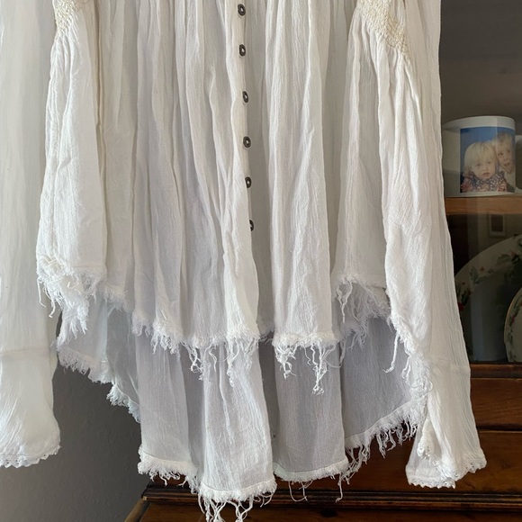 Free People White 60’s Style Blouse - Picture 4 of 12